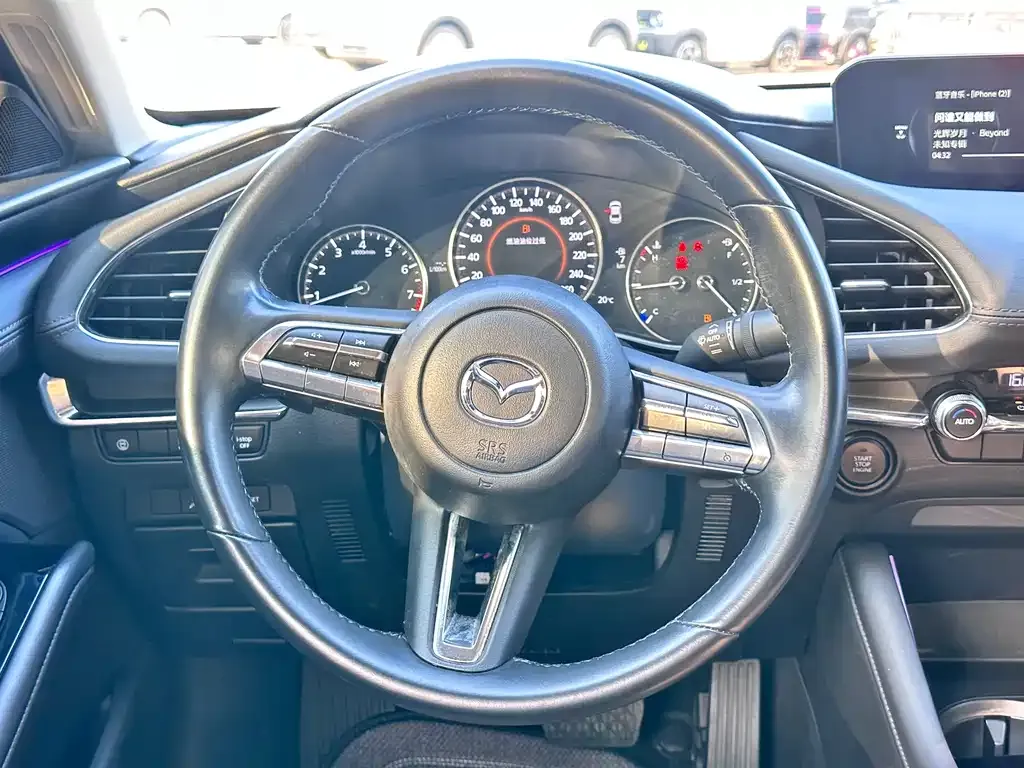 Mazda 3 Axela — фото 2