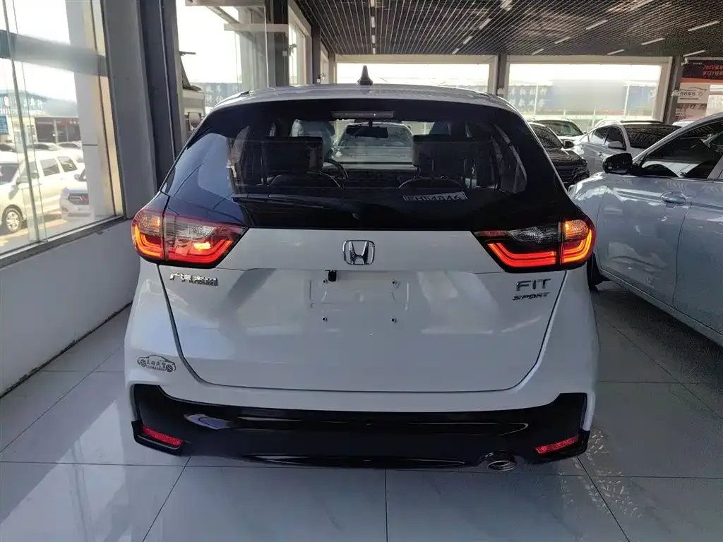 Honda Fit — фото 6