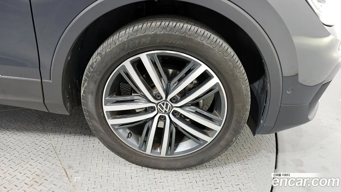 Volkswagen Tiguan — фото 5