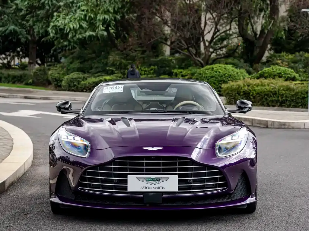 Aston Martin DB12 2024 из CN, фото 3
