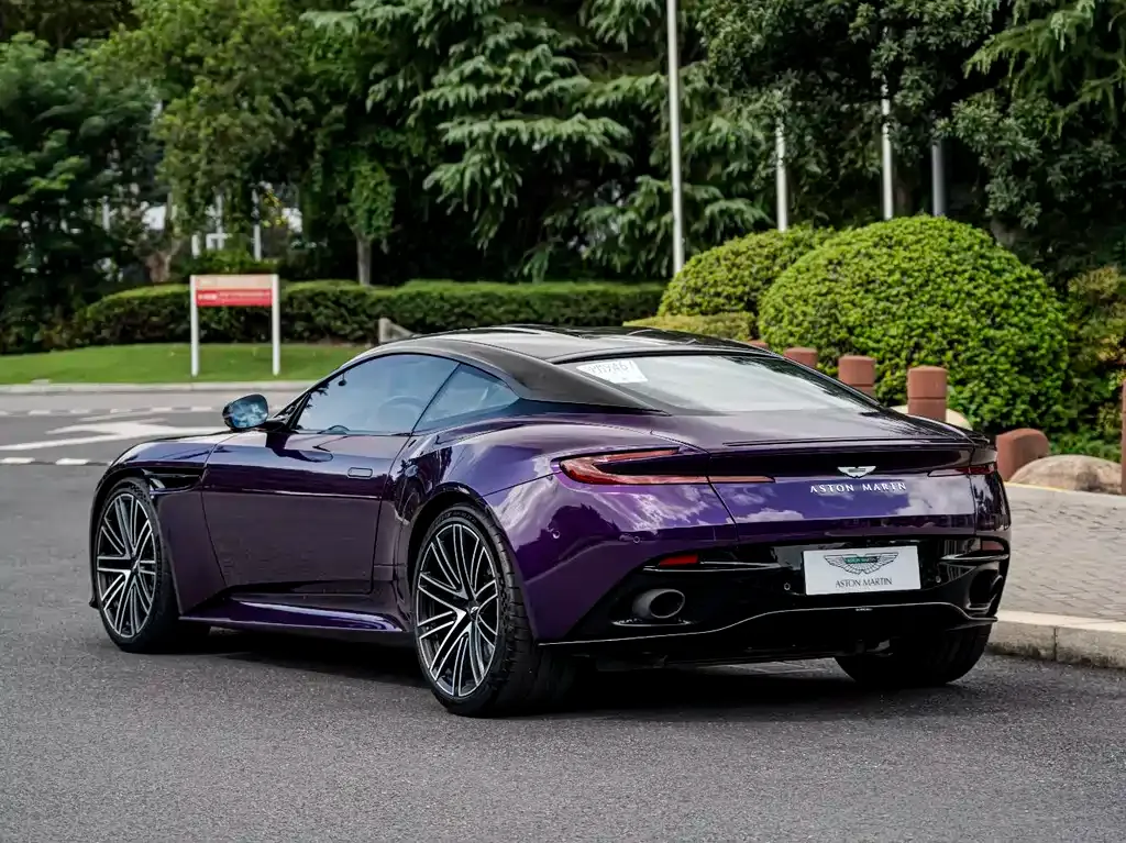 Aston Martin DB12 2024 из CN, фото 6