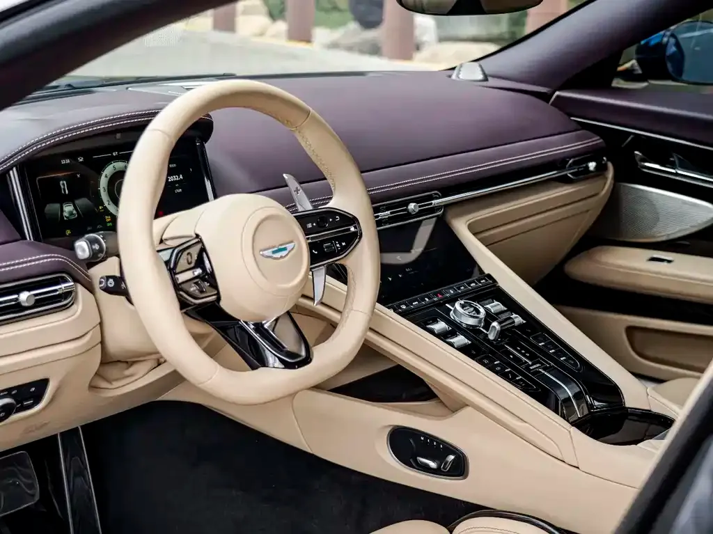 Aston Martin DB12 2024 из CN, фото 8