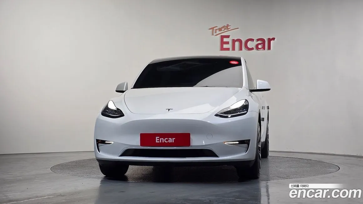 Tesla Model Y — фото 2