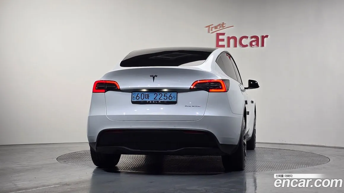 Tesla Model Y — фото 5