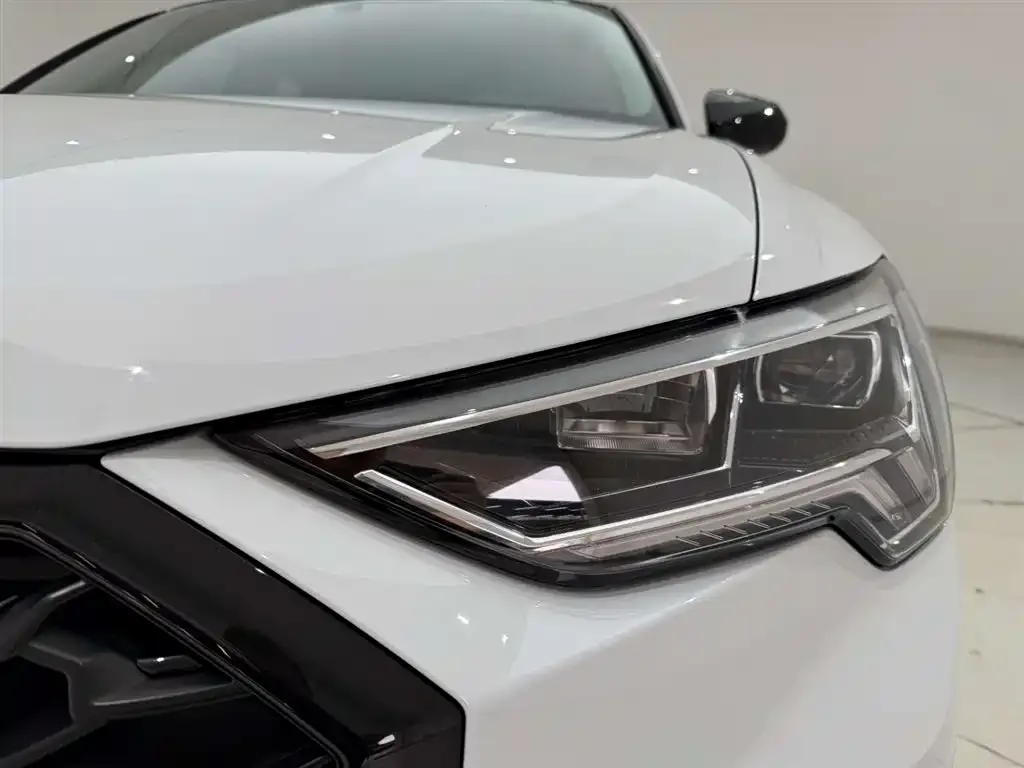 Audi Q3 Sportback 2022 из CN, фото 2