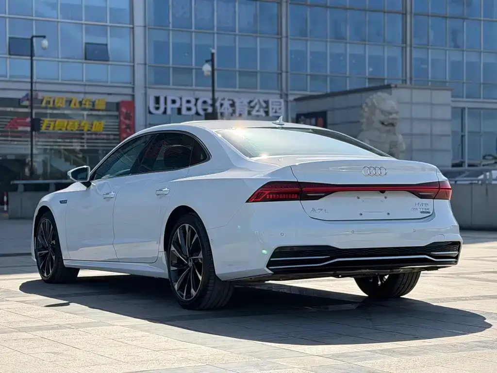 Audi A7L 2023 из CN, фото 6