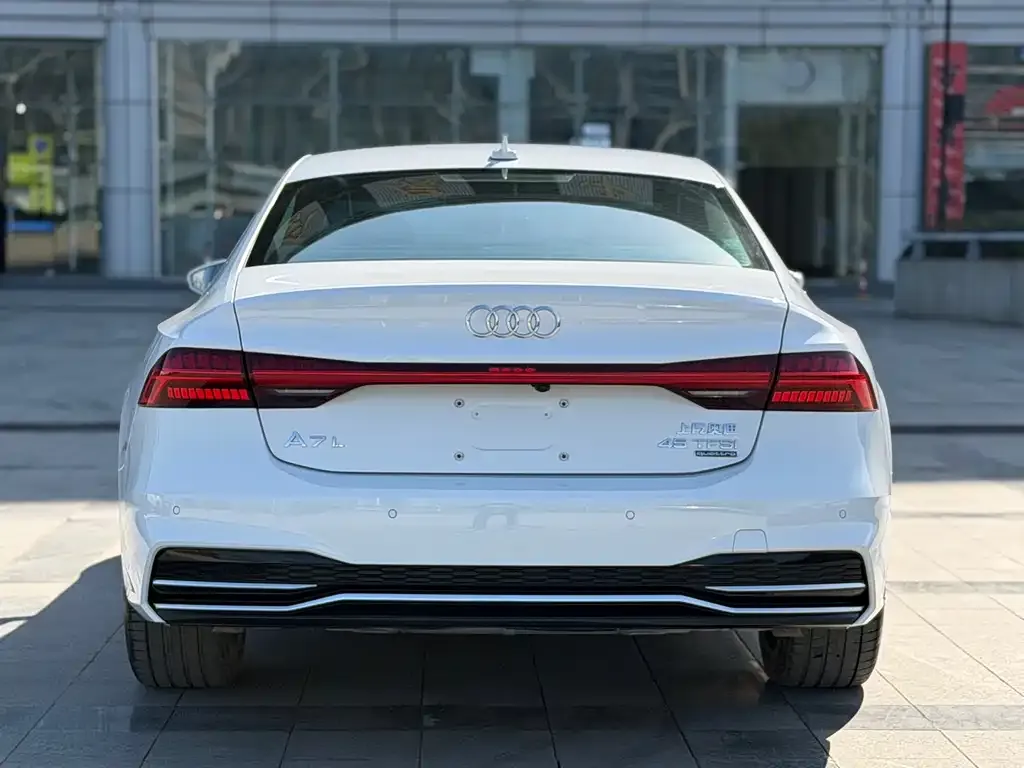 Audi A7L 2023 из CN, фото 5