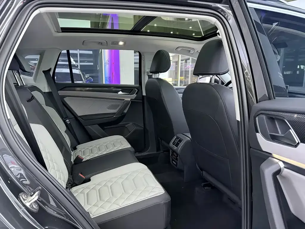 Volkswagen Tayron 2023 из CN, фото 3
