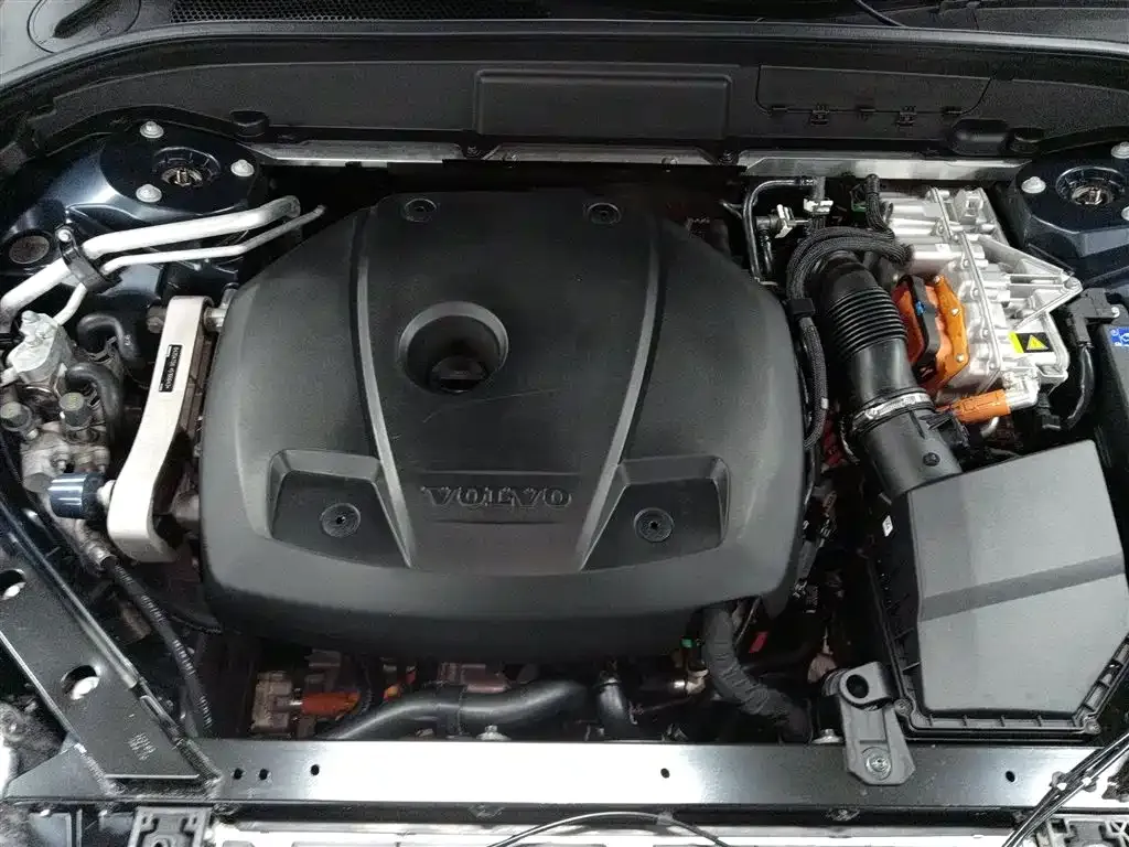 Volvo XC60 PHEV 2024 из CN, фото 6