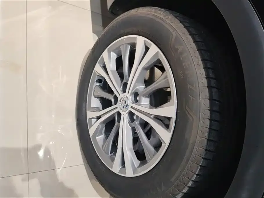 Buick Envision Plus 2023 из CN, фото 2