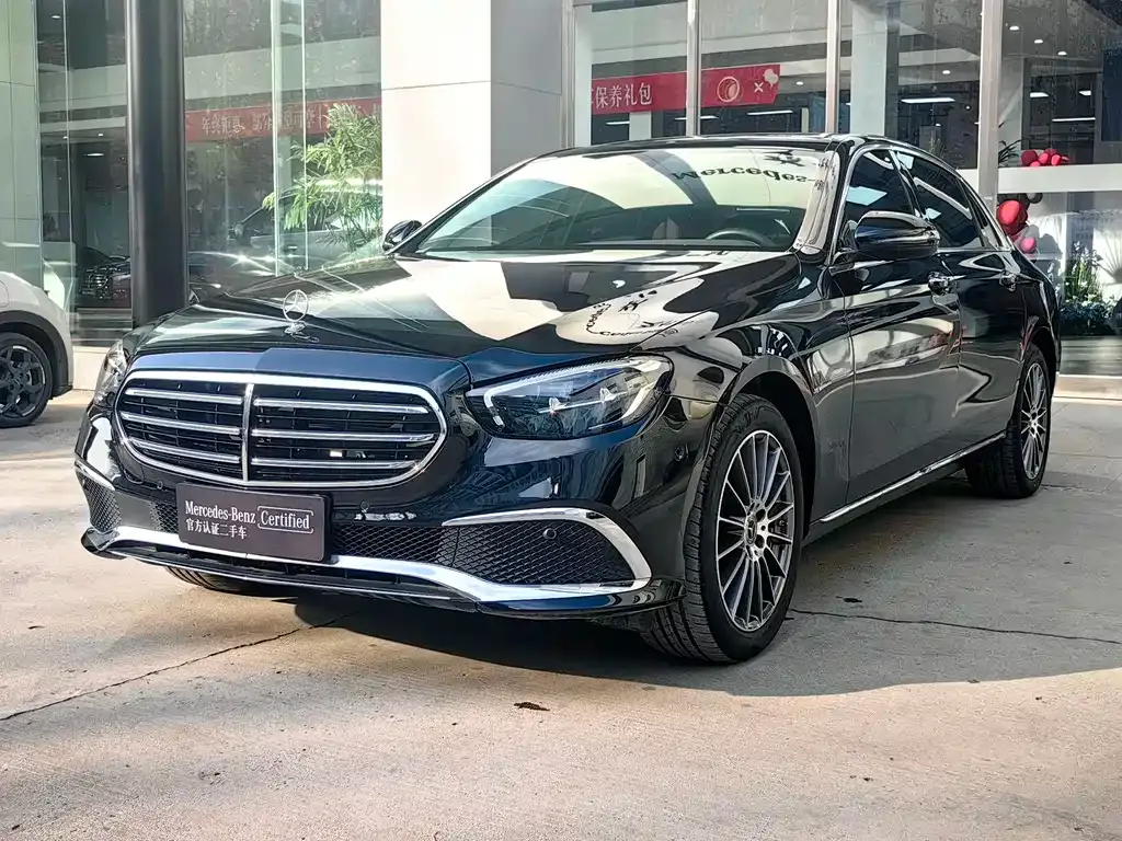 Mercedes-Benz E-Class — фото 1