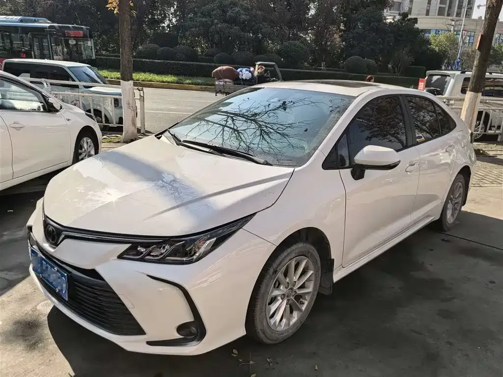 Toyota Corolla 2022 из CN, фото 1