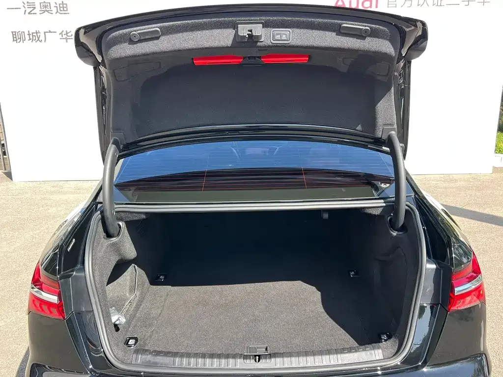 Audi A6L 2023 из CN, фото 8