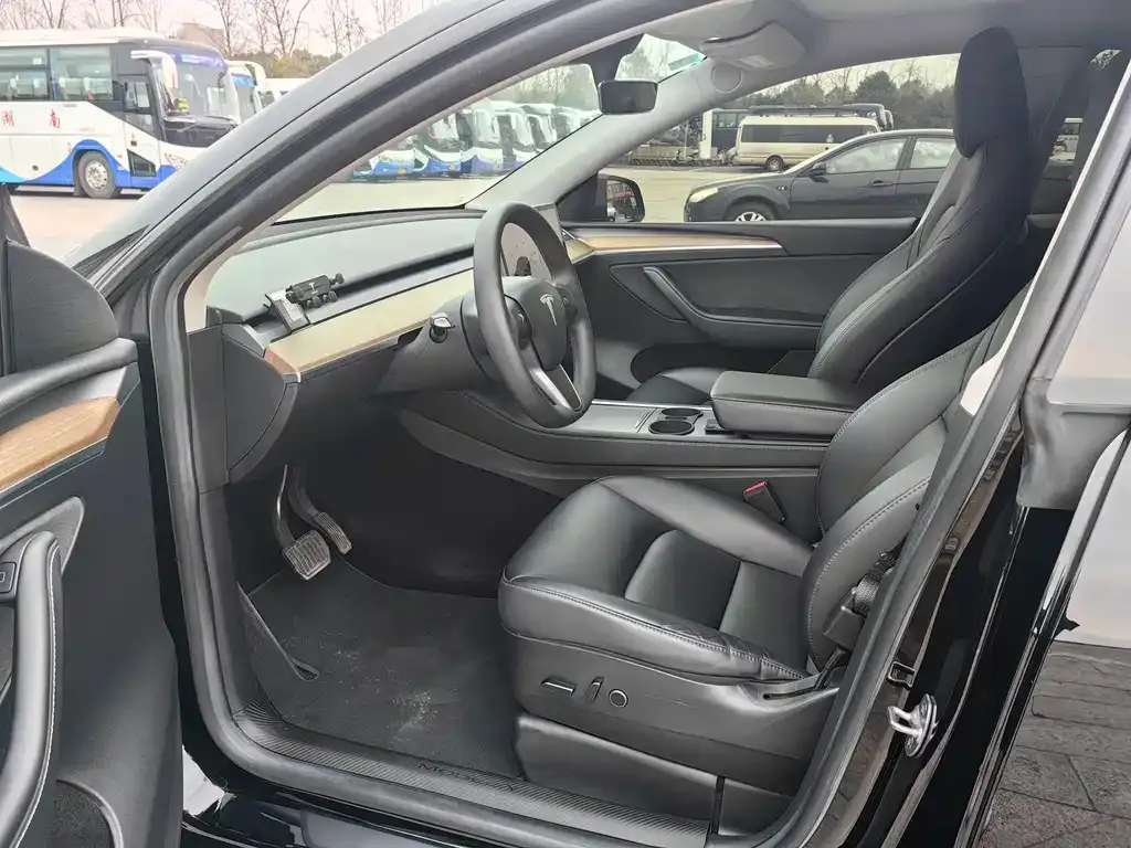Tesla Model Y 2023 из CN, фото 7