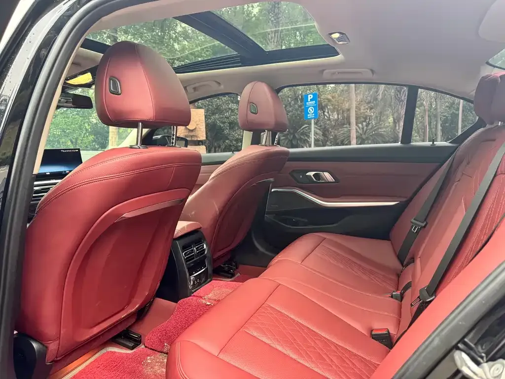 BMW 3 Series 2023 из CN, фото 2