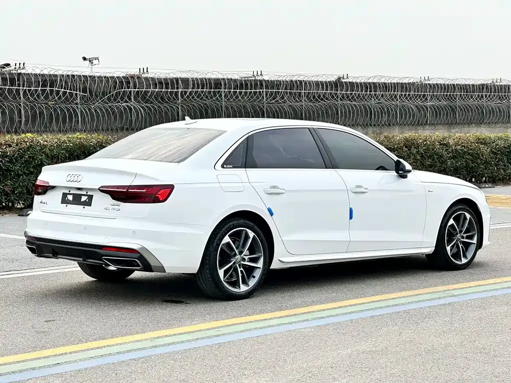 Audi A4L — фото 6