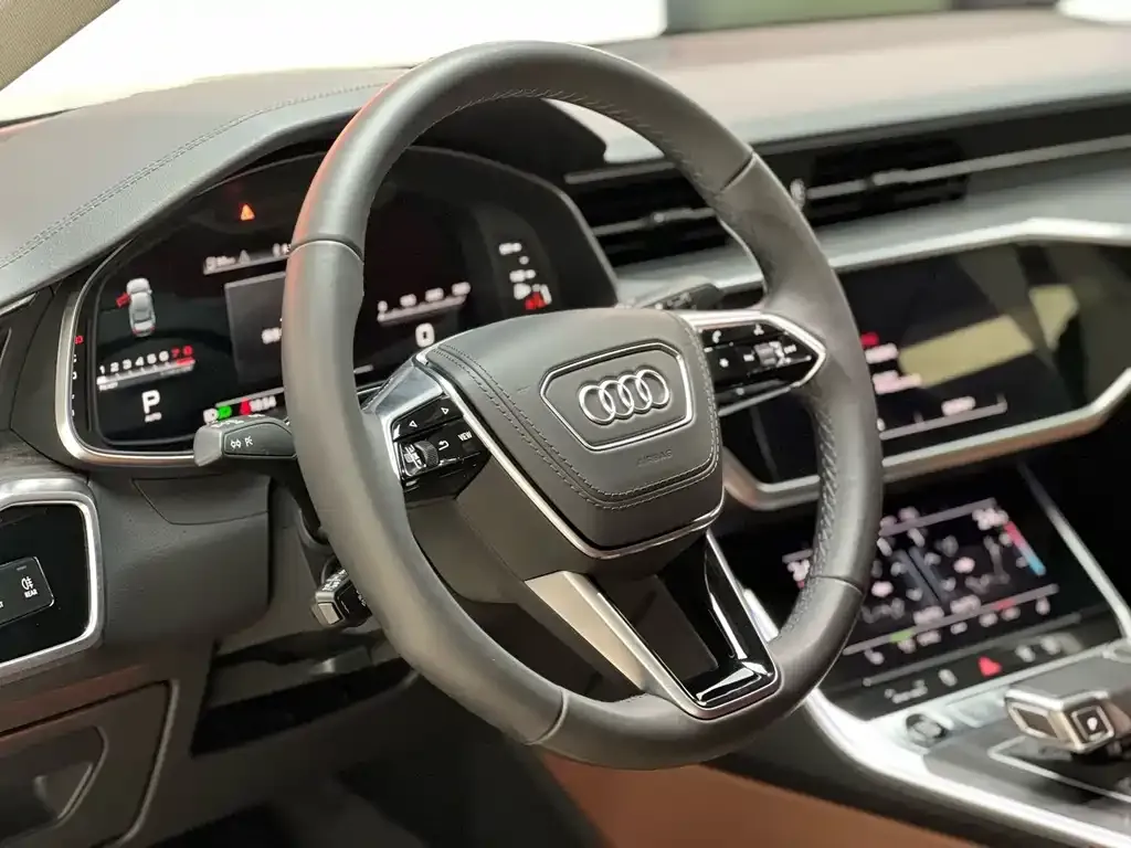 Audi A6L — фото 10