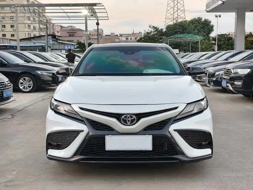 Toyota Camry 2022 из CN, фото 4