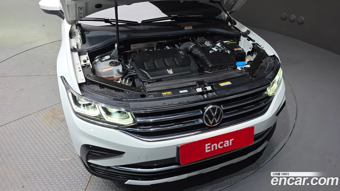 Volkswagen Tiguan — фото 6