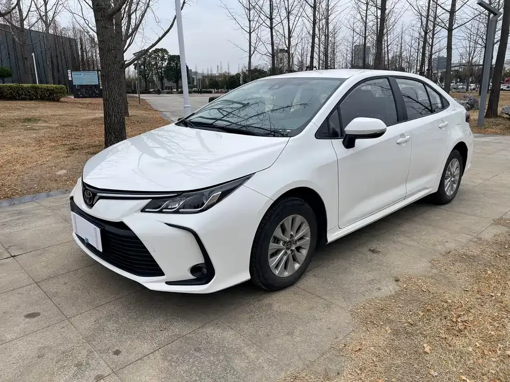 Toyota Corolla 2022 из CN, фото 1