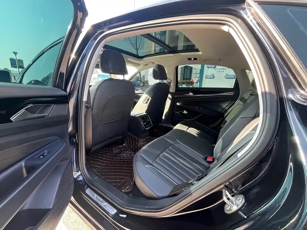Volkswagen Passat 2022 из CN, фото 7