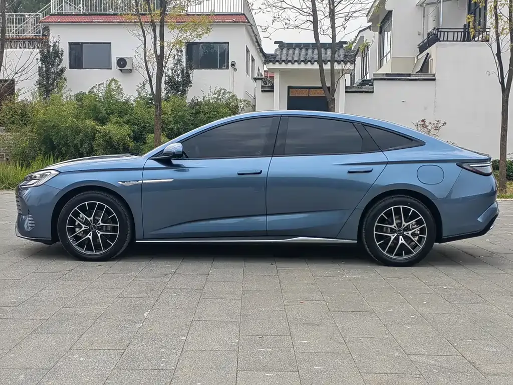 BYD Seal 07 DM-i 2024 из CN, фото 10