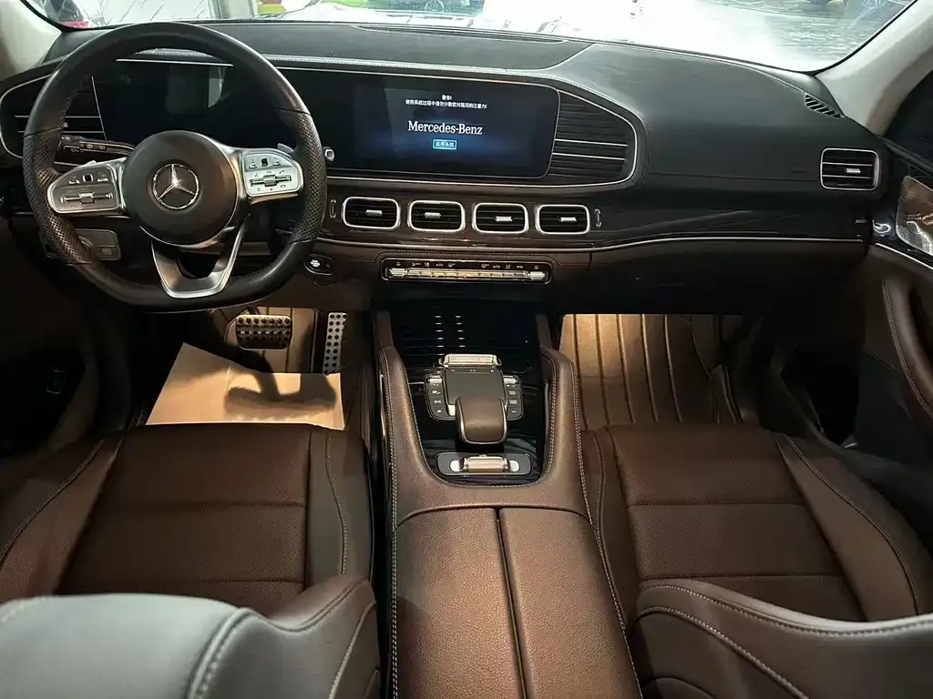 Mercedes-Benz GLS — фото 6