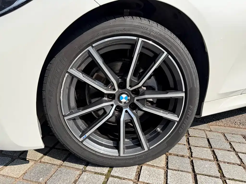 BMW 3 Series 2022 из CN, фото 7