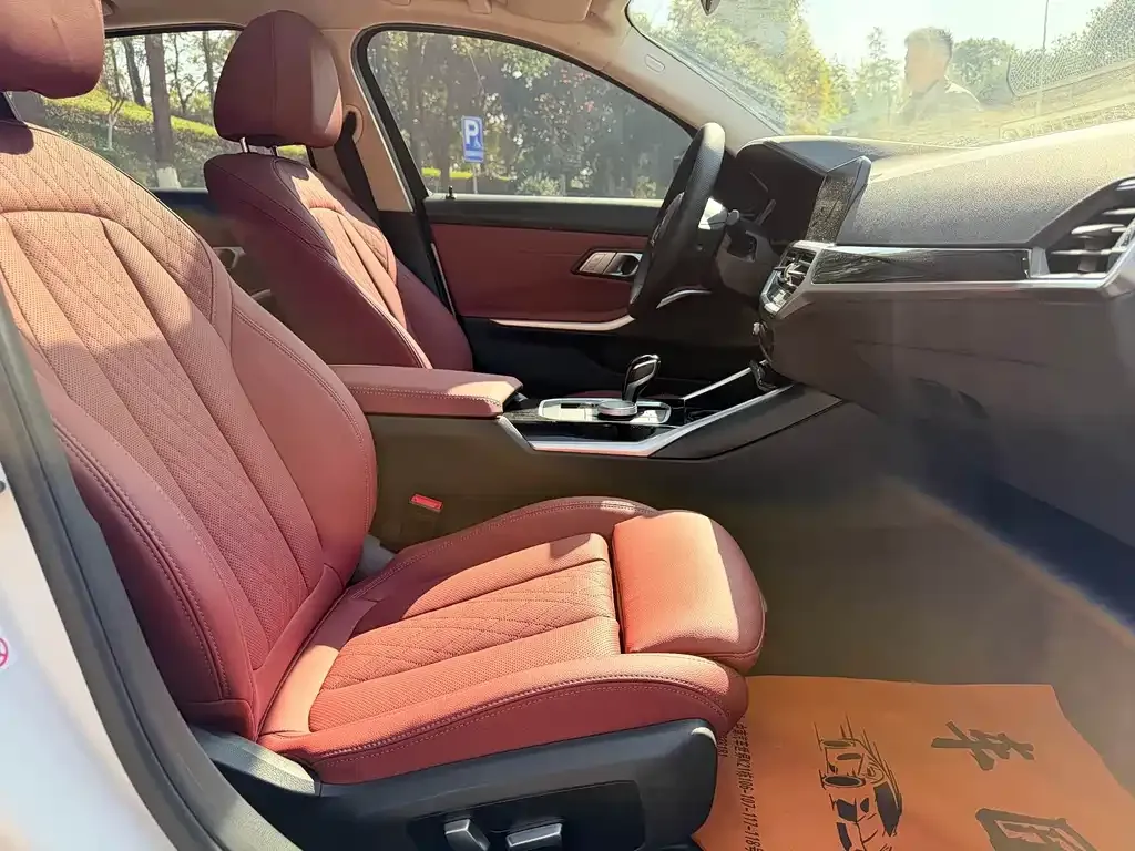 BMW 3 Series 2022 из CN, фото 2