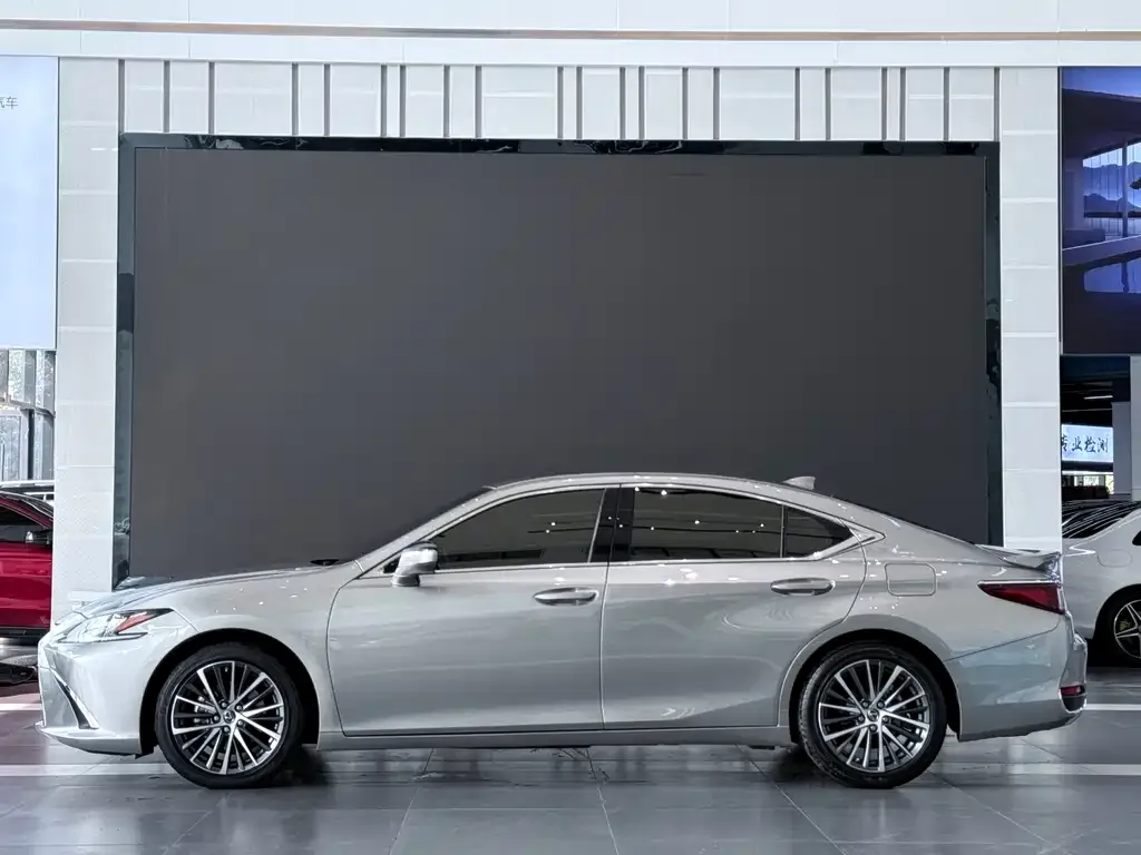 Lexus ES 2022 из CN, фото 2