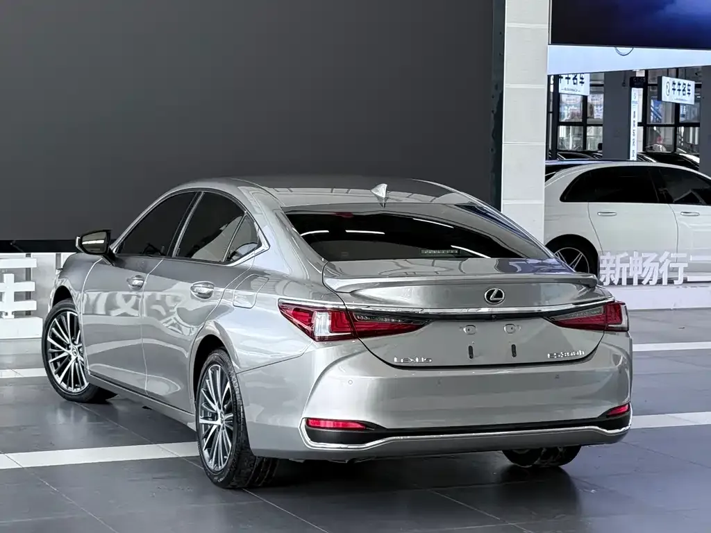 Lexus ES 2022 из CN, фото 7