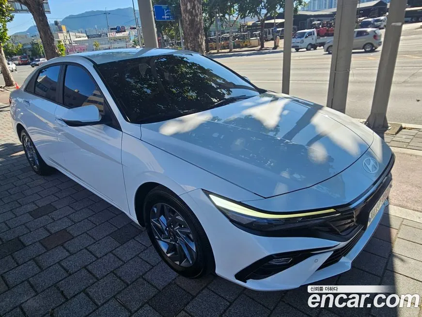 Hyundai AVANTE — фото 3