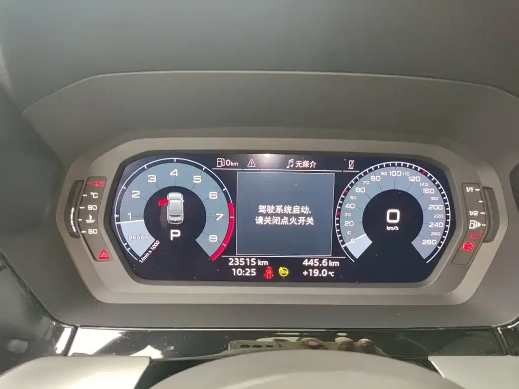 Audi A3 2023 из CN, фото 2