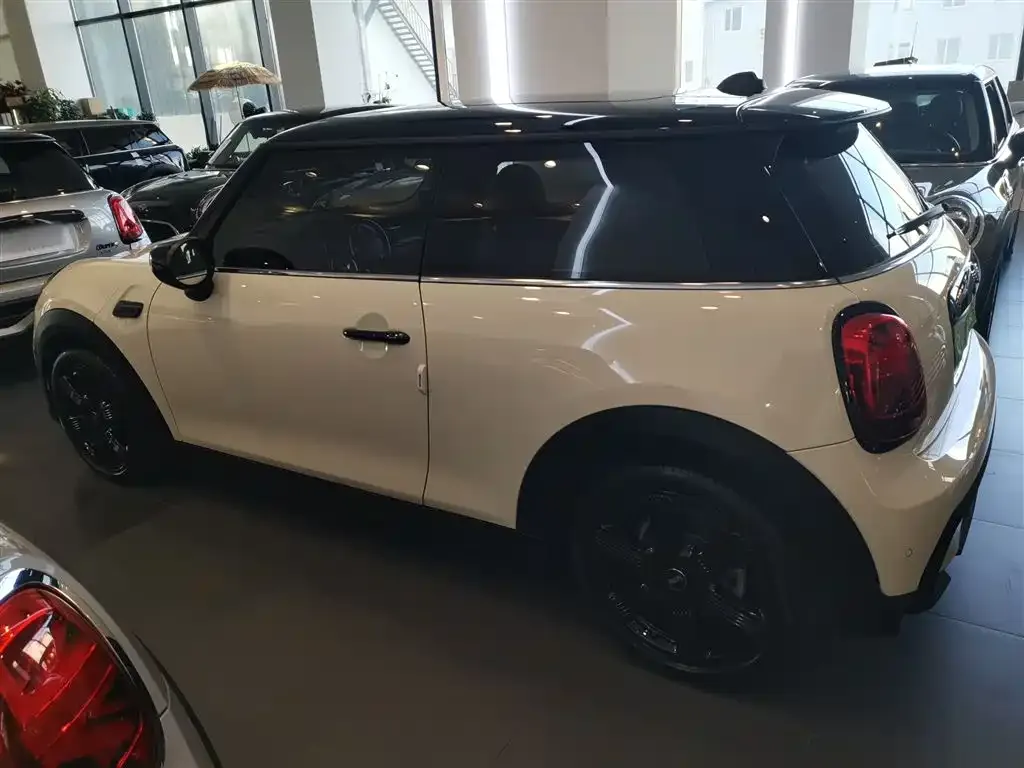 MINI Cooper (3-door) 2023 из CN, фото 6