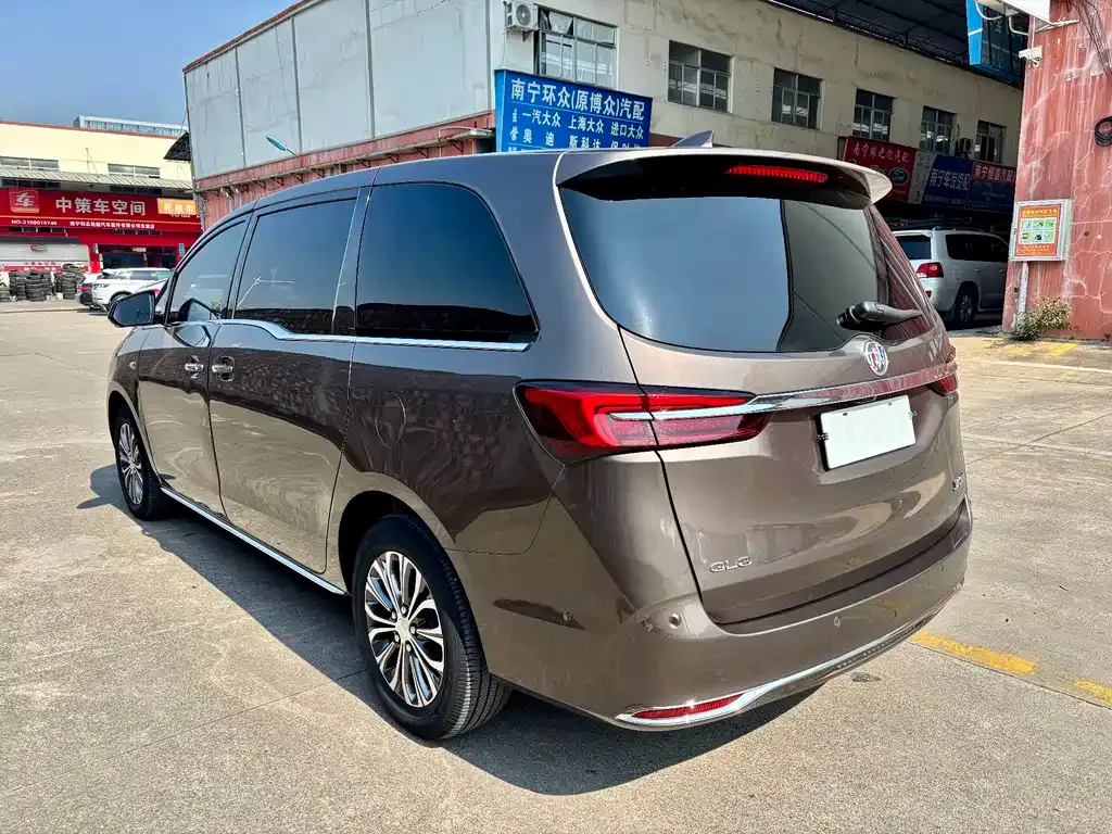 Buick GL8 2023 из CN, фото 9