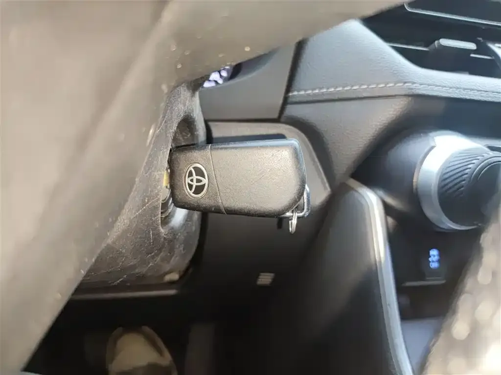 Toyota RAV4 2022 из CN, фото 9
