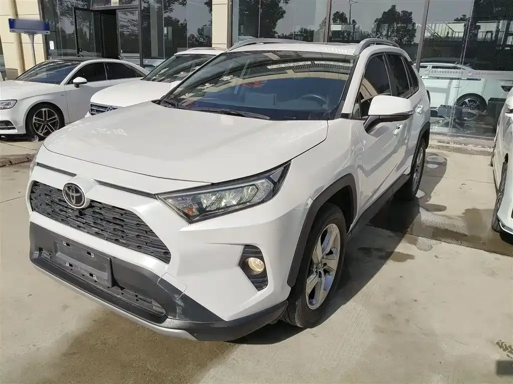 Toyota RAV4 — фото 2