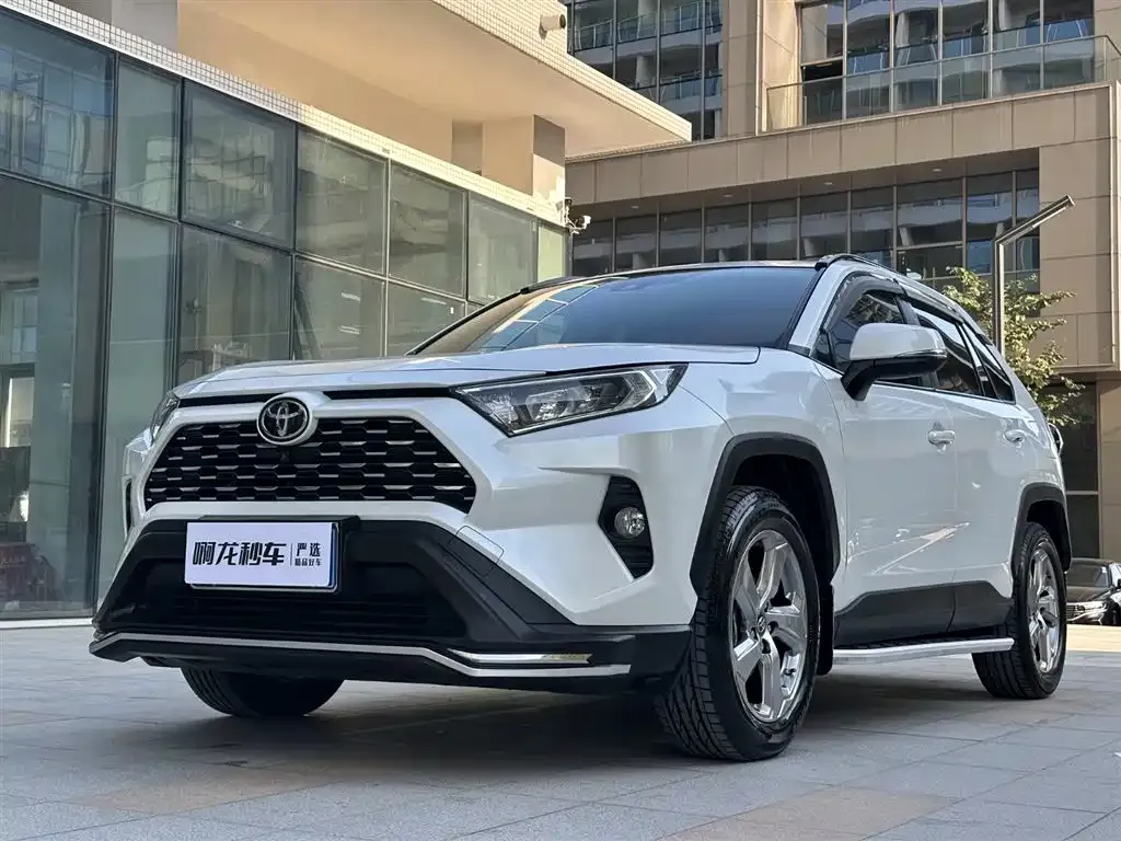 Toyota RAV4 2022 из CN, фото 1