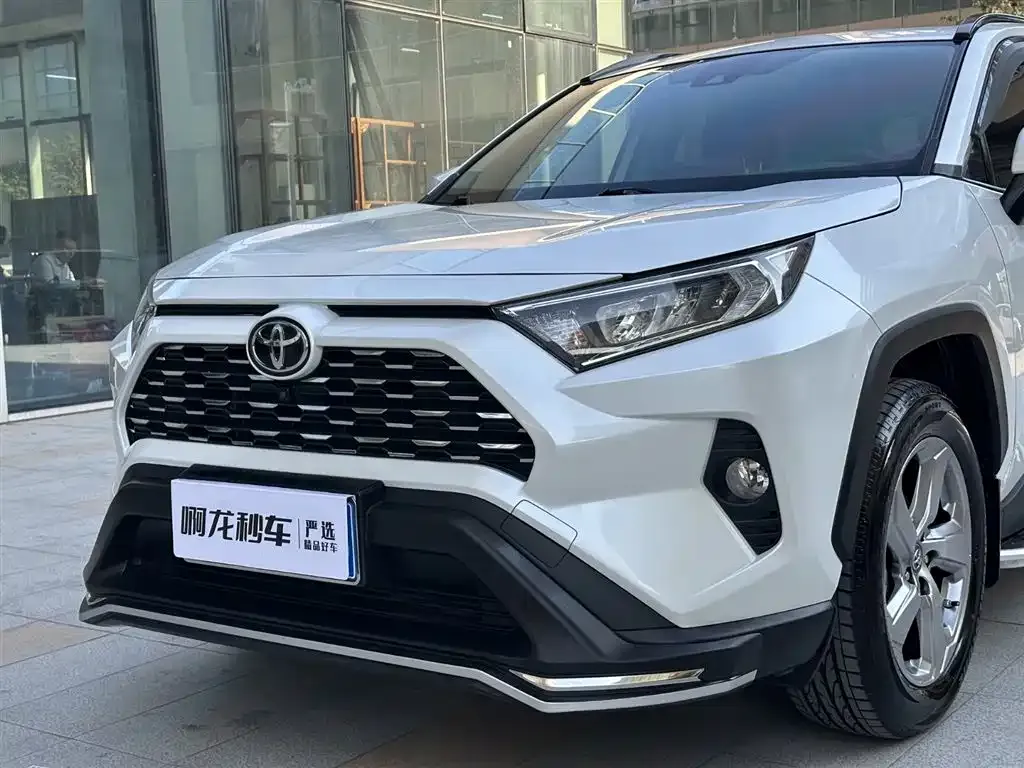 Toyota RAV4 2022 из CN, фото 2