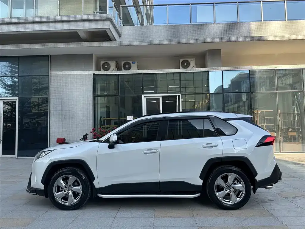Toyota RAV4 2022 из CN, фото 9