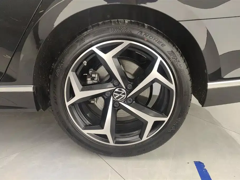 Volkswagen Magotan 2024 из CN, фото 2