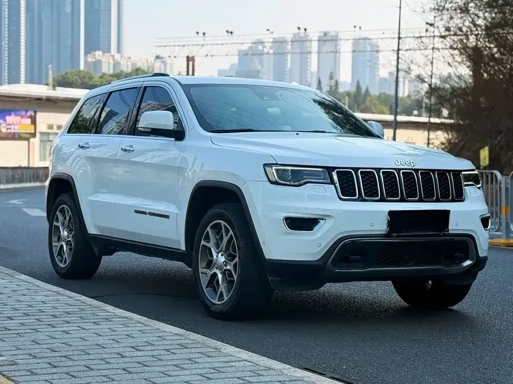 Jeep Grand Cherokee (Import) 2023 из CN, фото 5