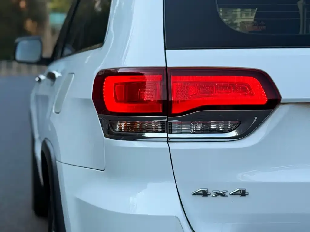 Jeep Grand Cherokee (Import) 2023 из CN, фото 3