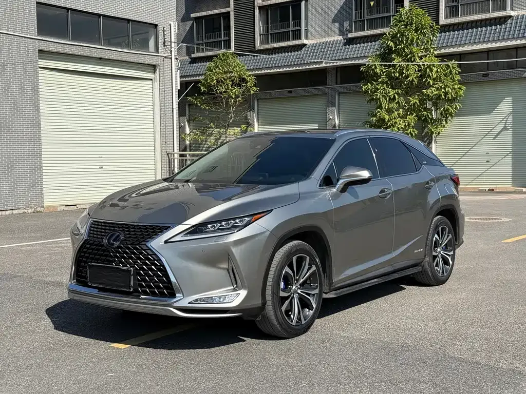Lexus RX — фото 1