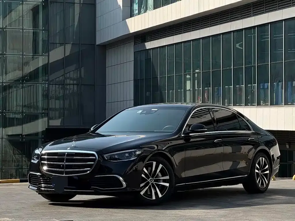 Mercedes-Benz S-Class — фото 1