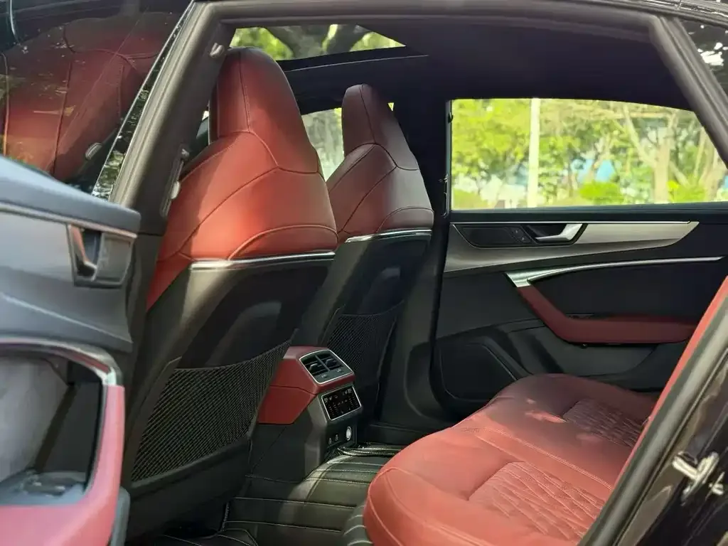 Audi A7L 2024 из CN, фото 5