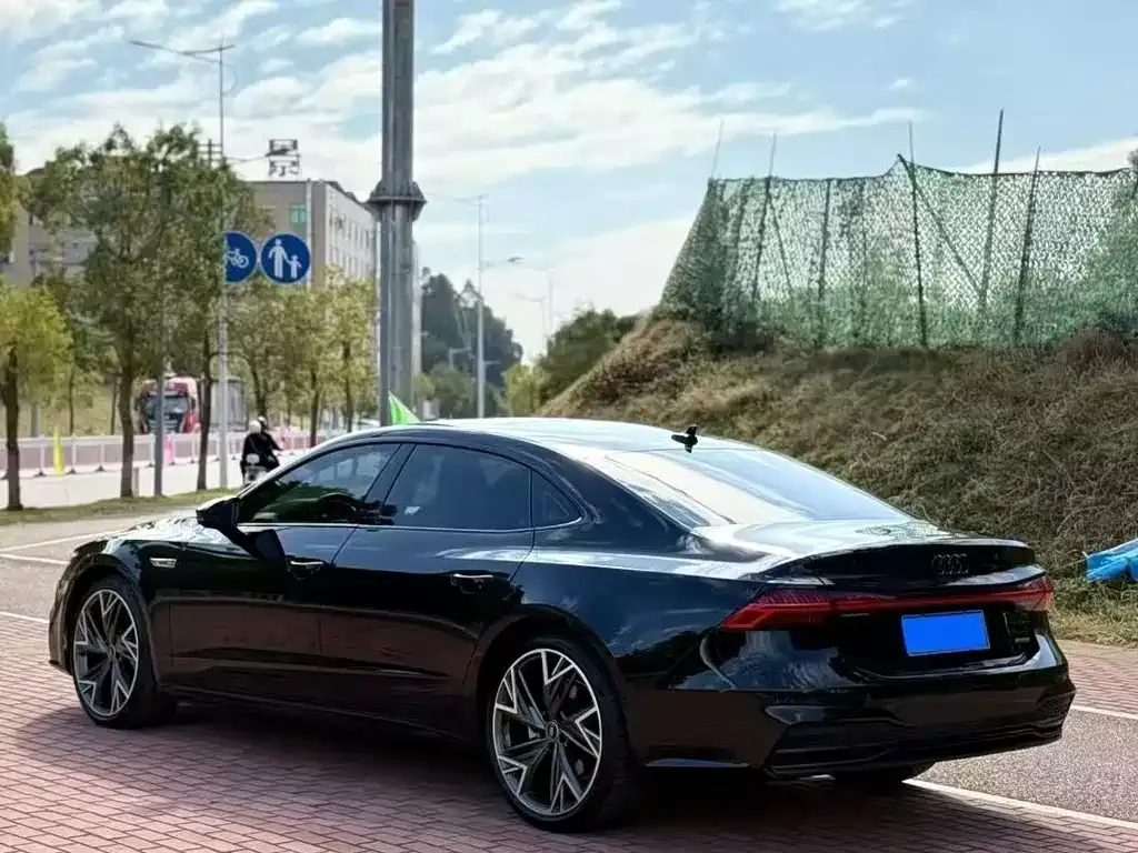 Audi A7L 2024 из CN, фото 9