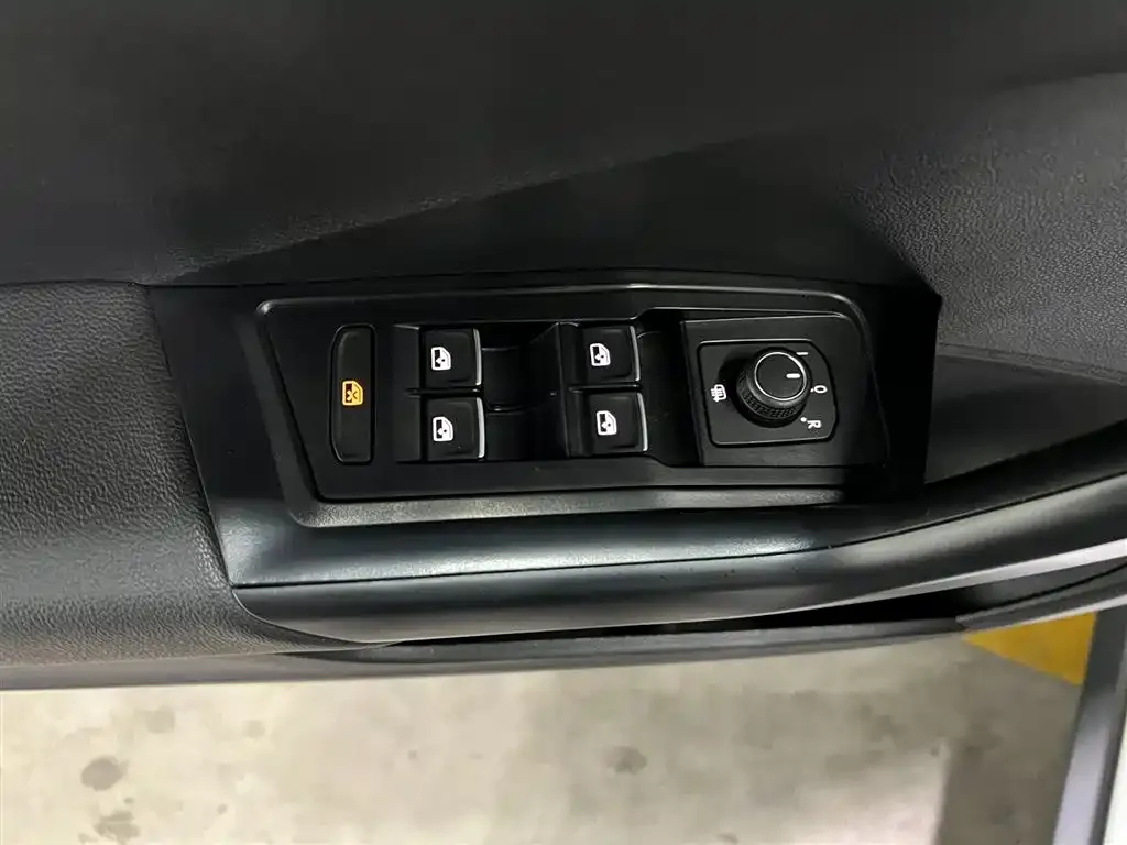 Volkswagen T-Roc 2022 из CN, фото 10