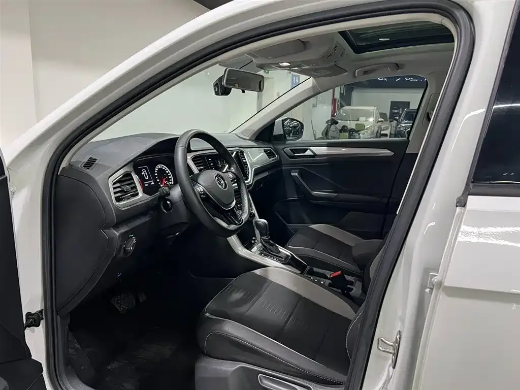 Volkswagen T-Roc 2022 из CN, фото 7