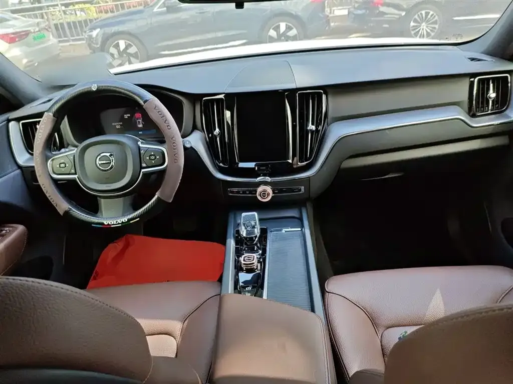 Volvo XC60 2024 из CN, фото 9